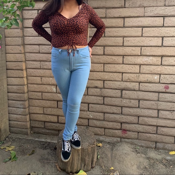 Leopard Ruched Top - Picture 2 of 5